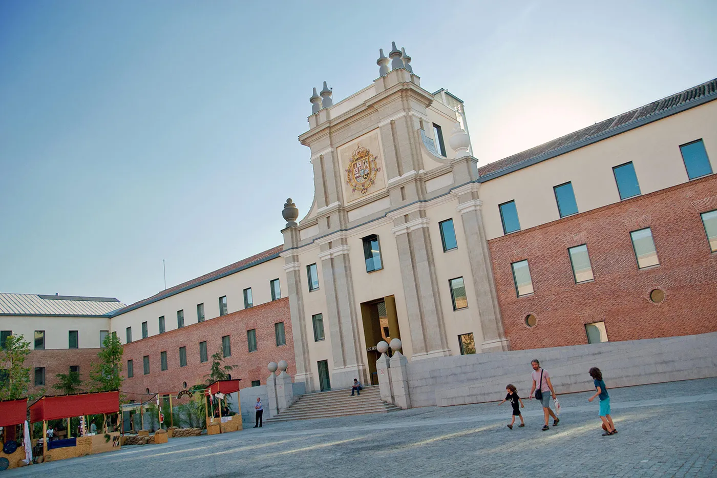 Imagen: https://images.neobookings.com/cms/umusic-hotels.com/section/madrids-creativity-and-culture/pics/madrids-creativity-and-culture-powzv76l3n.png